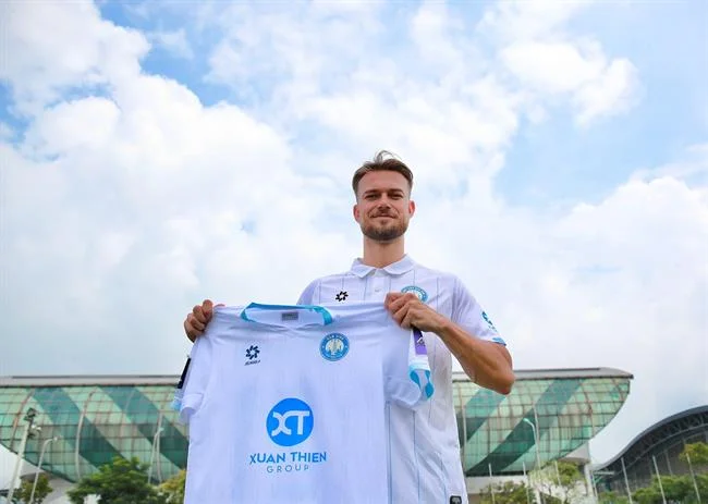Hình ảnh minh họa khung pháp lý và quy trình giải quyết tranh chấp trong ngành cá cược trực tuyến, với các biểu tượng công lý và luật pháp.